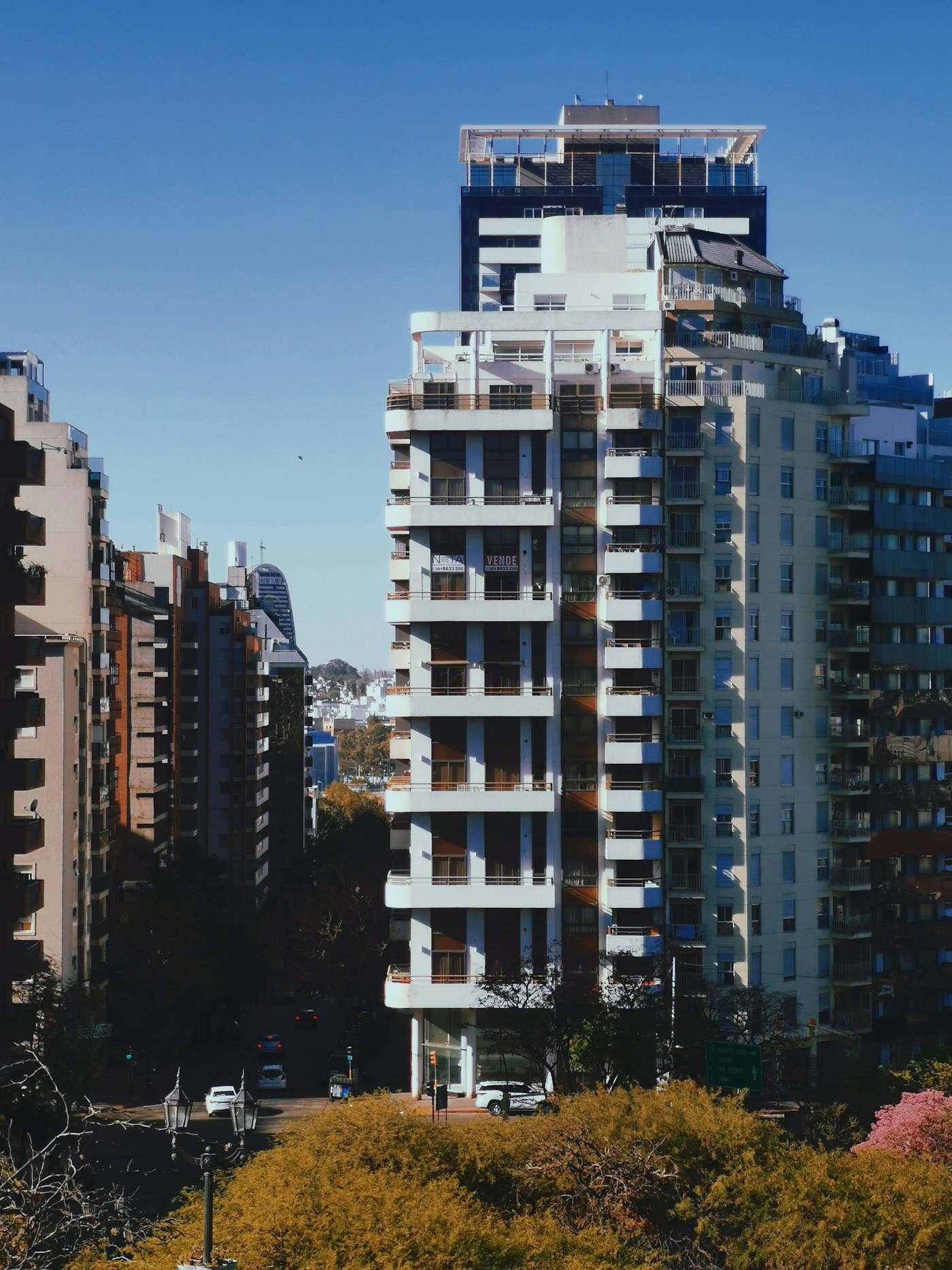 Edificio residencial moderno en Argentina